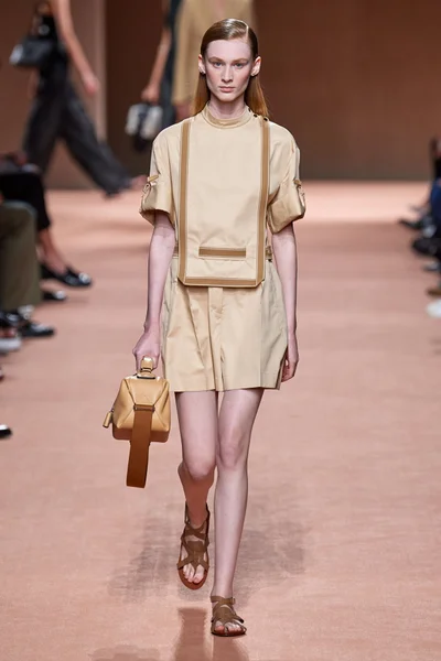Look 33